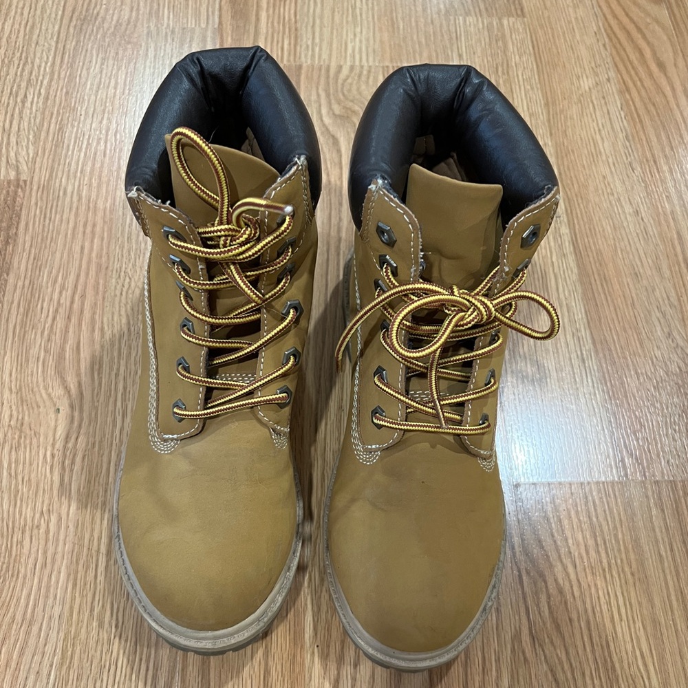 Esprit Women’s Tan Lace-Up Boots Size 8.5 M